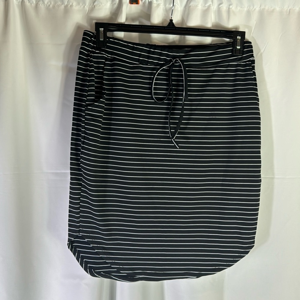 SHEIN Curve Black/ white midi skirt‎ XL